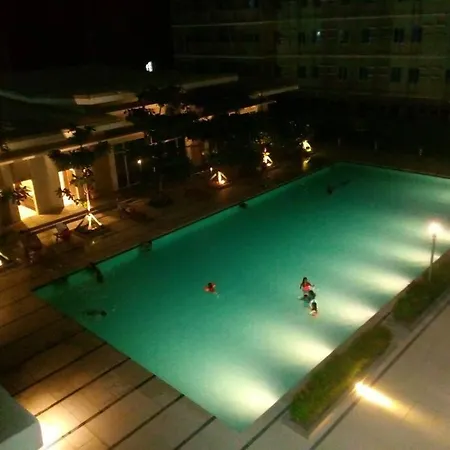 George 2Br Netflix Pool Wi-Fi Trees Residences Qc Manila Exterior photo